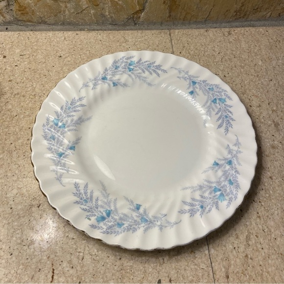 Belbrachen Bone China Vintage Dinner Plate S696 by Minton and made in England - Picture 2 of 9